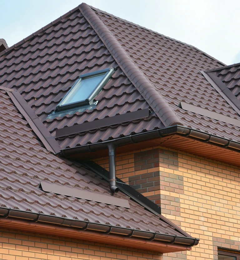 Brązowa blachodachówka